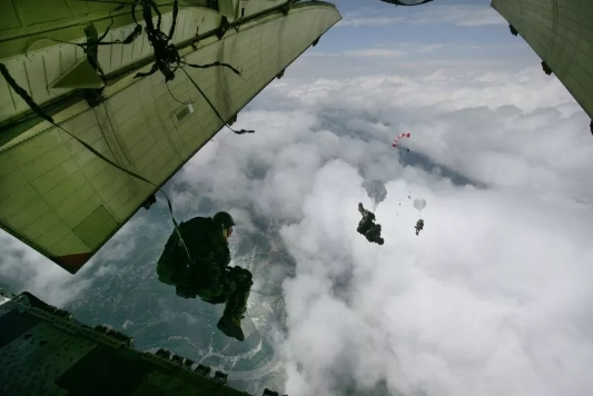 1526131522389013080.jpg 7.jpg